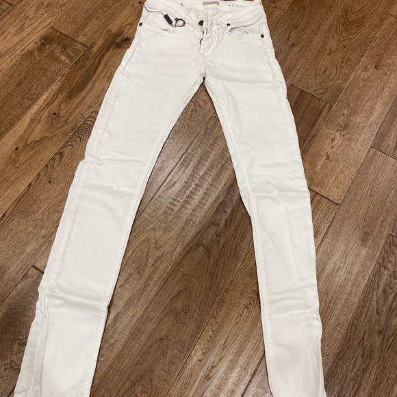 Burberry white jeans - Picture 1 of 7